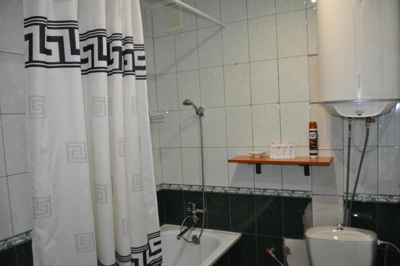 Apartment Near The Bus Station In Kremenchuk Exterior foto