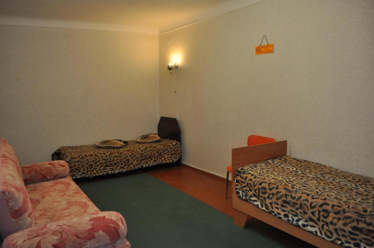 Apartment Near The Bus Station In Kremenchuk Exterior foto